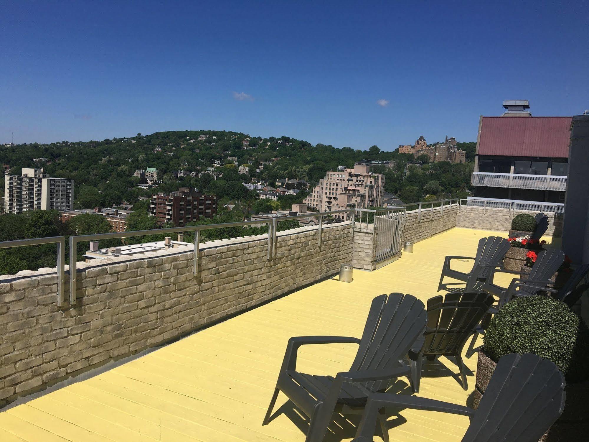 La Tour Belvedѐre Hotel Montréal Kültér fotó