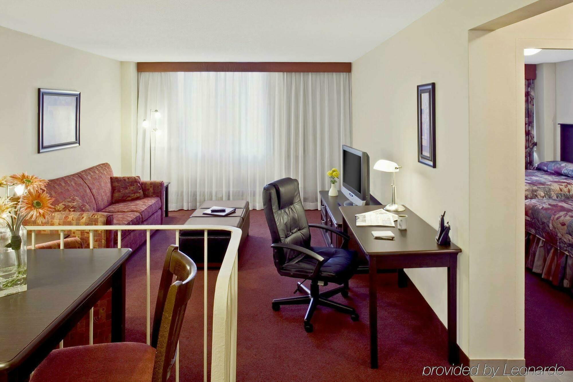 La Tour Belvedѐre Hotel Montréal Szoba fotó